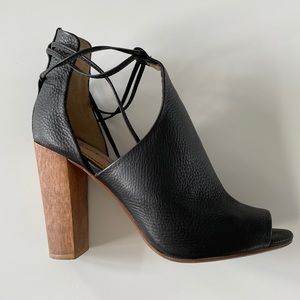 Splendid Black Leather Heeled Tie Ankle Sandals - size 6